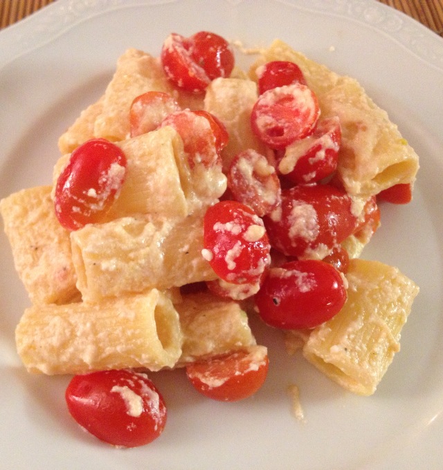 la ricetta della domenica | maccheroni pomodorini e ricotta